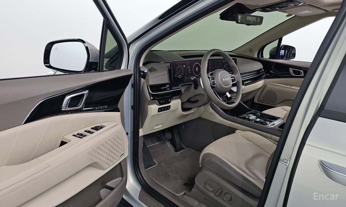2024 Kia Carnival IV Рестайлинг Gasoline 9-Seater Signature с пробегом 8 678 км