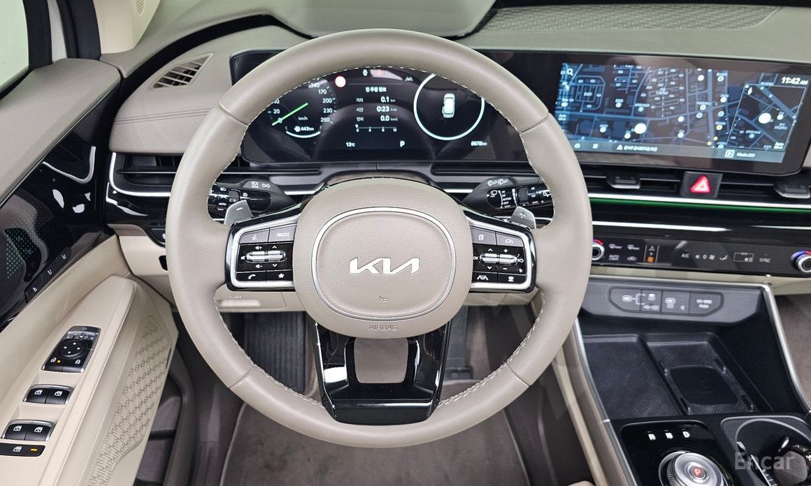 2024 Kia Carnival IV Рестайлинг Gasoline 9-Seater Signature с пробегом 8 678 км