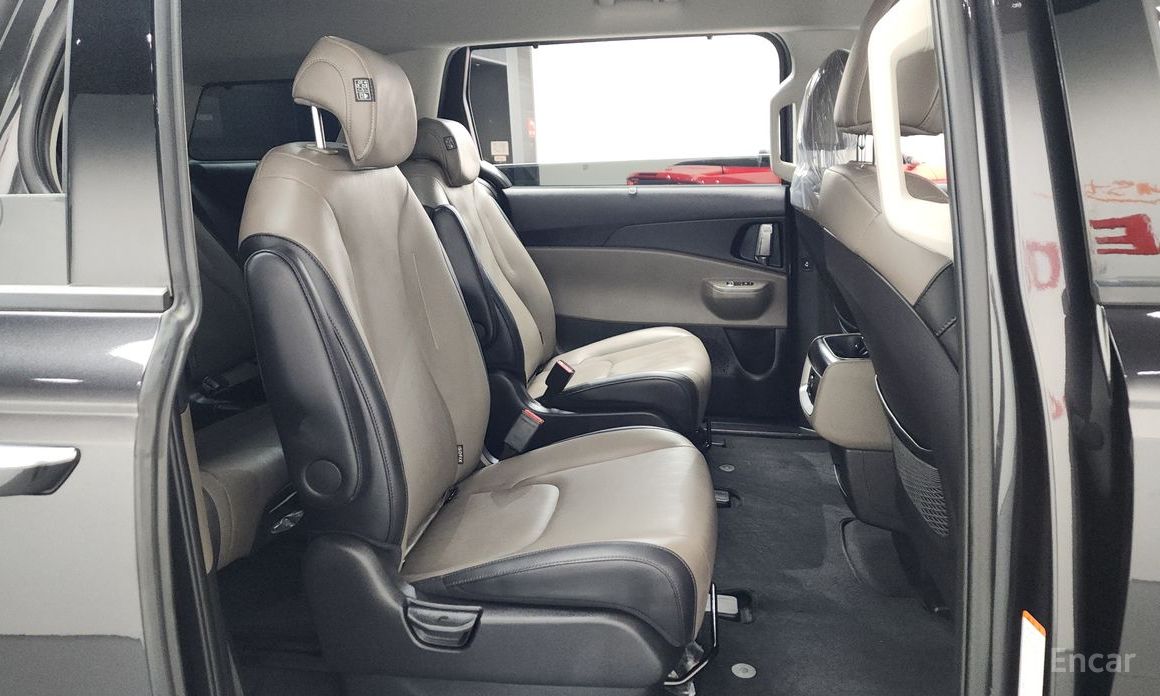 2025 Kia Carnival IV Рестайлинг Gasoline 9-Seater Noblesse с пробегом 7 950 км