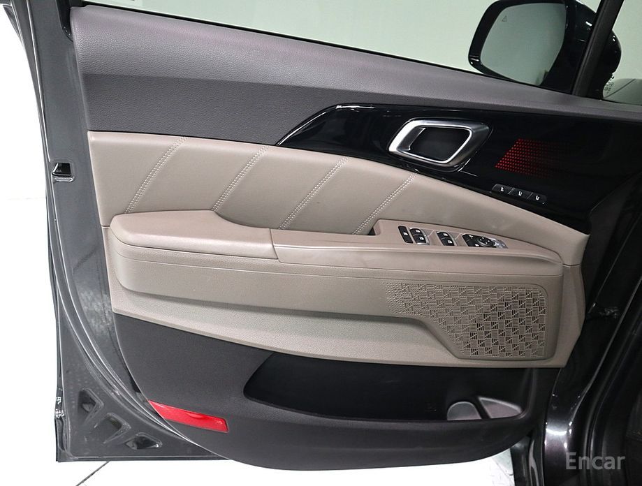 2024 Kia Carnival IV Рестайлинг Gasoline 9-Seater Signature с пробегом 18 000 км