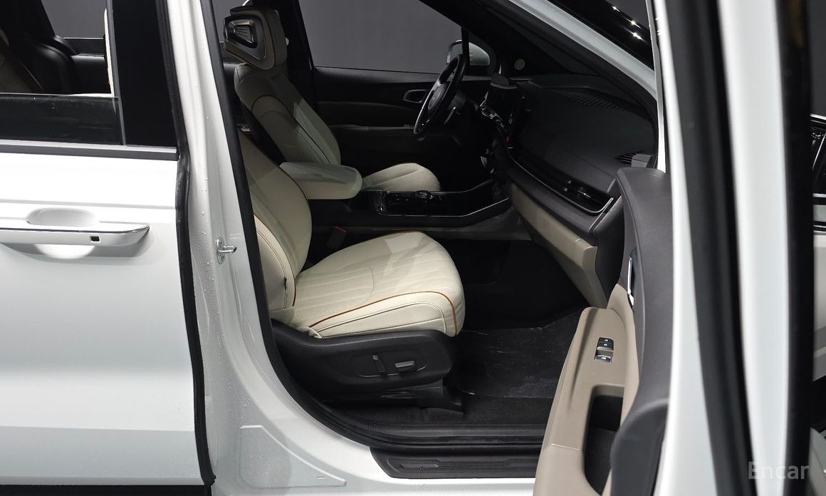 2024 Kia Carnival IV Рестайлинг Gasoline 9-Seater Hi Limousine (7-seater Limousine(Special vehicle) с пробегом 17 177 км
