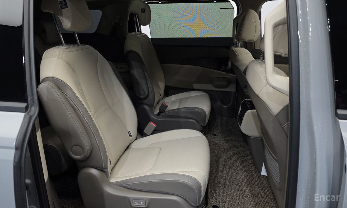 2025 Kia Carnival IV Рестайлинг Gasoline 9-Seater Gravity с пробегом 11 118 км
