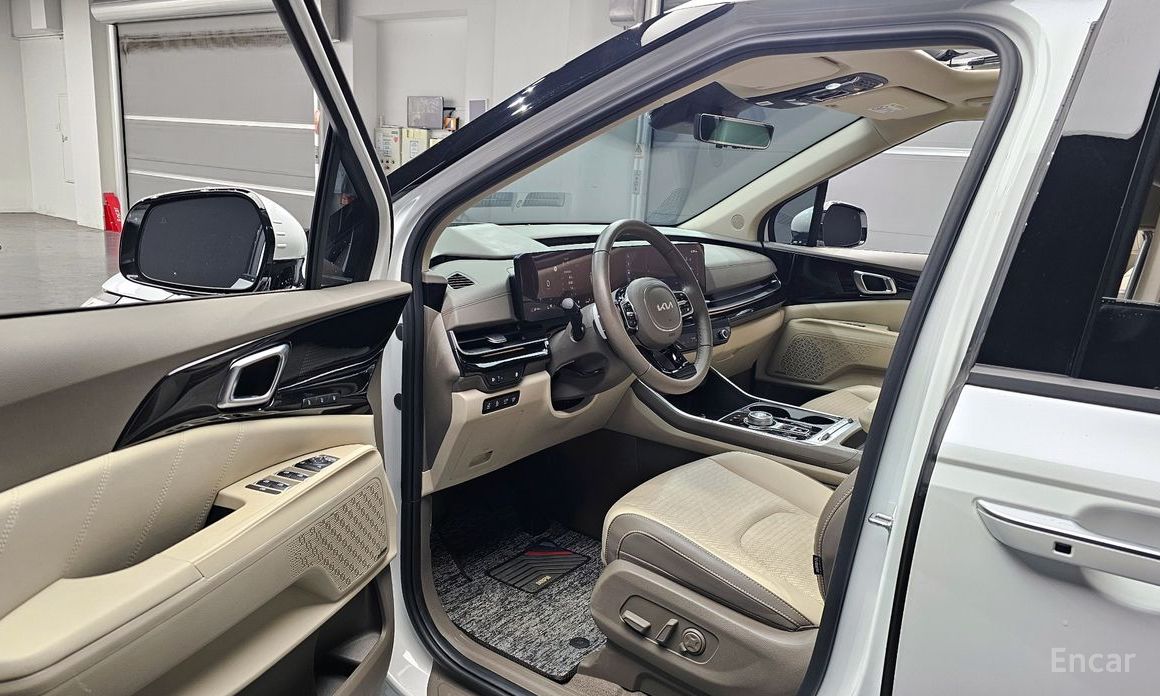 2023 Kia Carnival IV Рестайлинг Gasoline 9-Seater Signature с пробегом 30 675 км