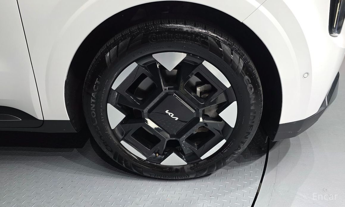 2023 Kia Carnival IV Рестайлинг Gasoline 9-Seater Signature с пробегом 24 018 км