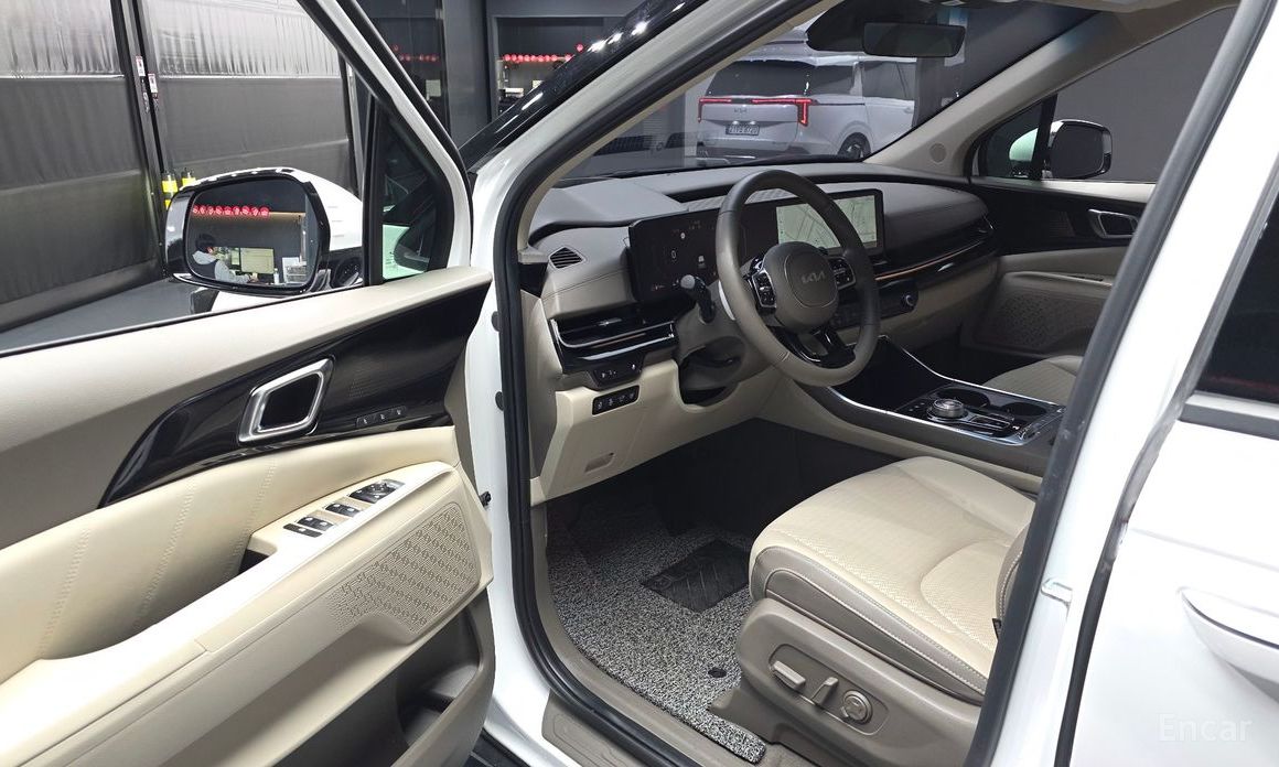 2023 Kia Carnival IV Рестайлинг Gasoline 9-Seater Signature с пробегом 24 018 км