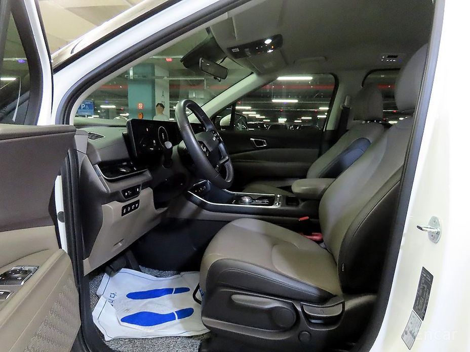 2024 Kia Carnival IV Рестайлинг Gasoline 9-Seater Prestige с пробегом 11 000 км