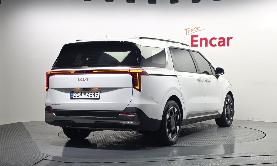 2024 Kia Carnival IV Рестайлинг Gasoline 9-Seater Signature с пробегом 16 180 км