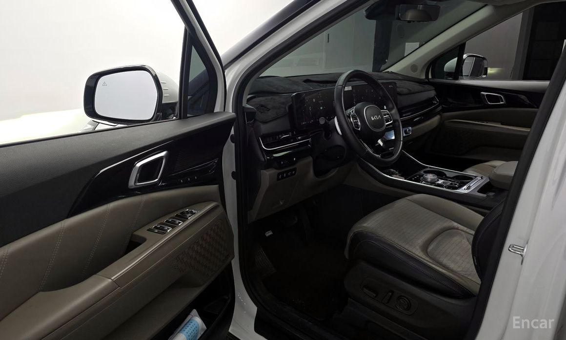 2024 Kia Carnival IV Рестайлинг Gasoline 9-Seater Signature с пробегом 16 180 км