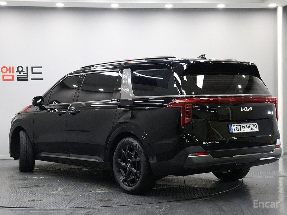 2025 Kia Carnival IV Рестайлинг Gasoline 9-Seater Gravity с пробегом 14 994 км