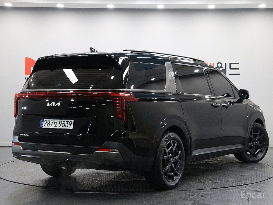 2025 Kia Carnival IV Рестайлинг Gasoline 9-Seater Gravity с пробегом 14 994 км