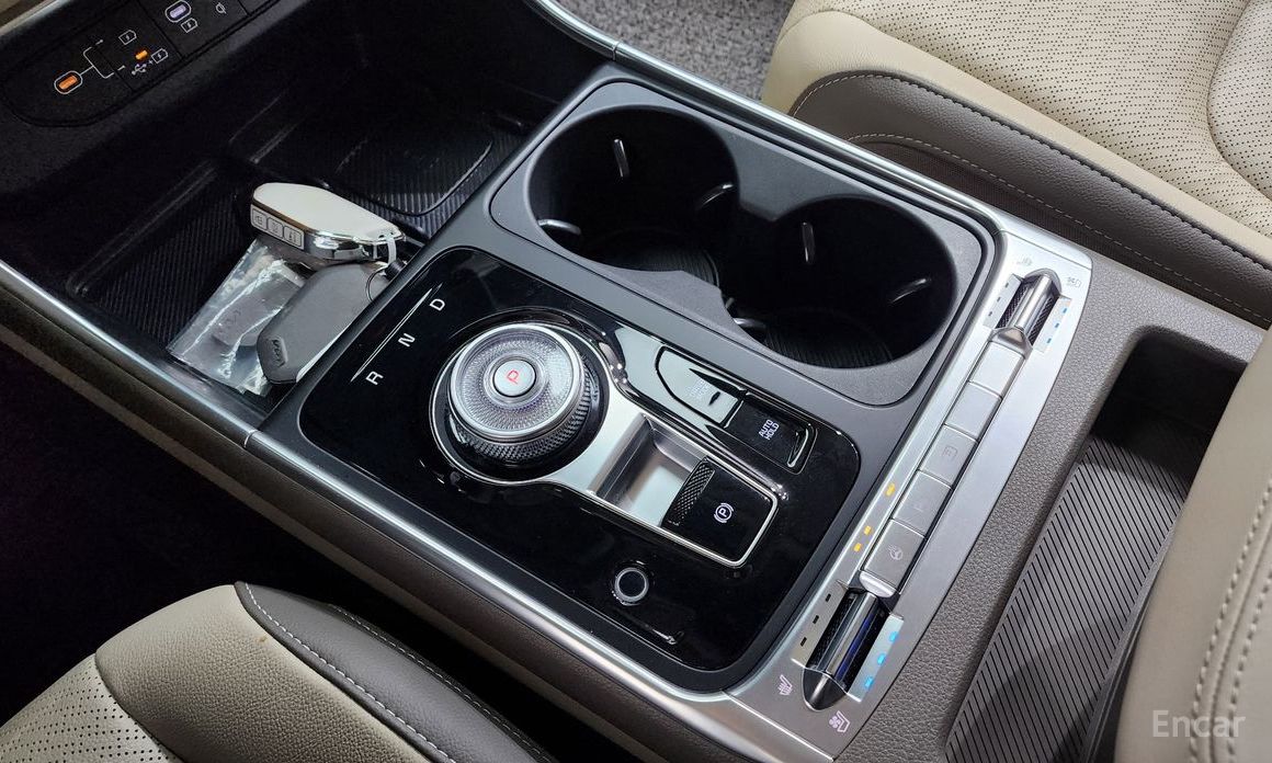 2025 Kia Carnival IV Рестайлинг Gasoline 9-Seater Signature с пробегом 8 602 км