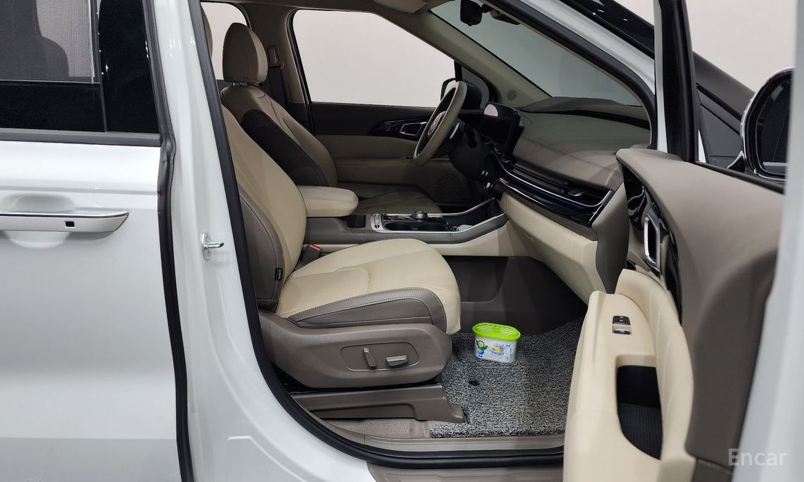 2025 Kia Carnival IV Рестайлинг Gasoline 9-Seater Signature с пробегом 8 602 км