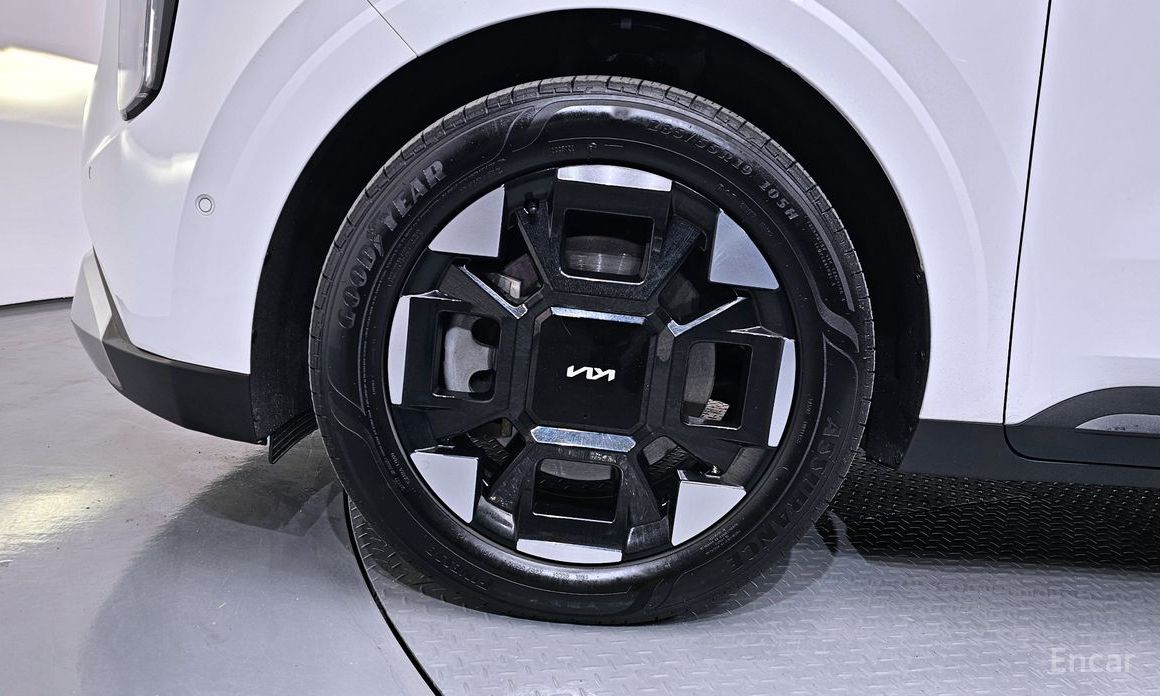 2025 Kia Carnival IV Рестайлинг Gasoline 9-Seater Prestige с пробегом 18 590 км