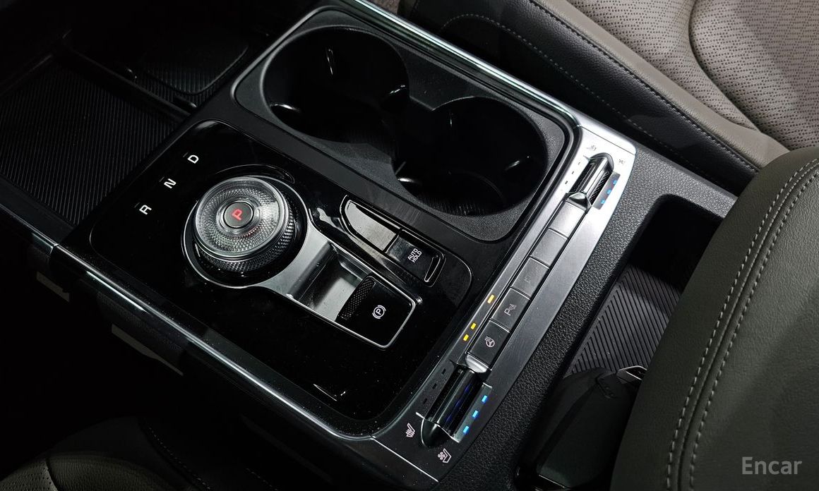 2025 Kia Carnival IV Рестайлинг Gasoline 9-Seater Signature с пробегом 8 622 км