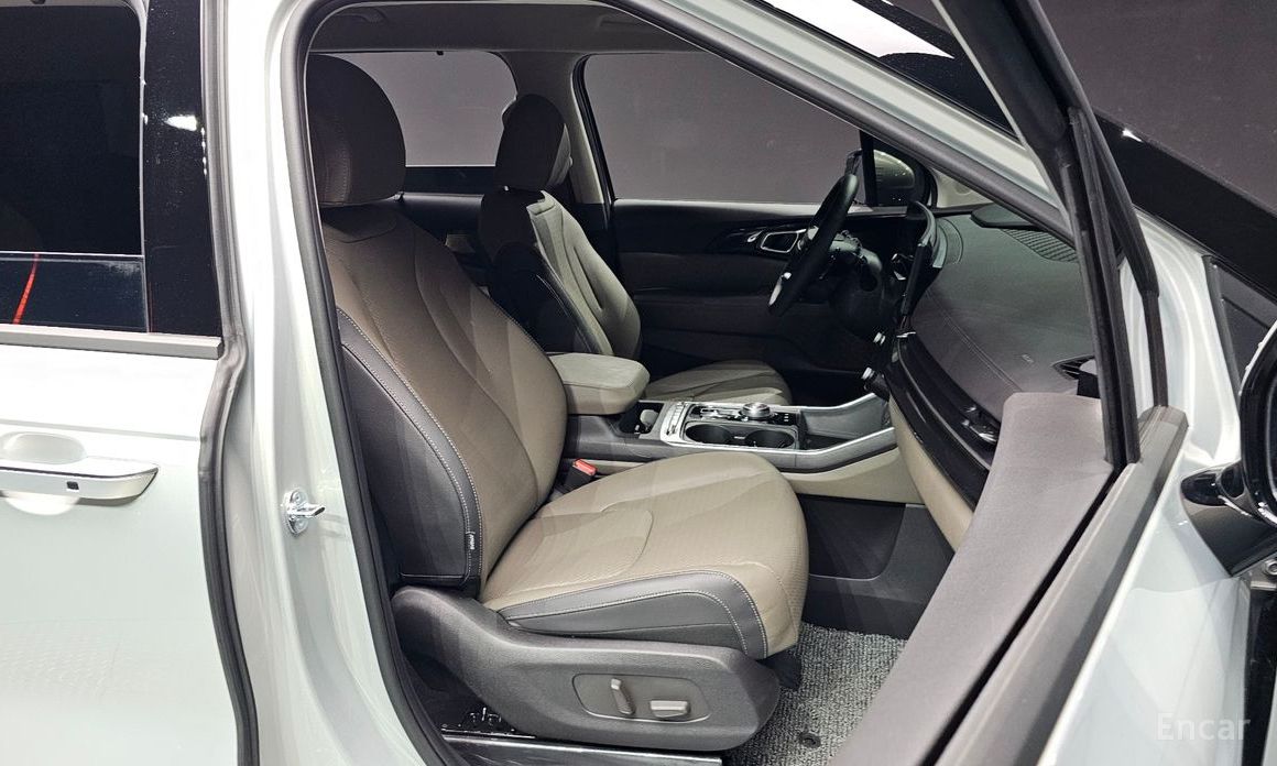 2025 Kia Carnival IV Рестайлинг Gasoline 9-Seater Signature с пробегом 8 622 км