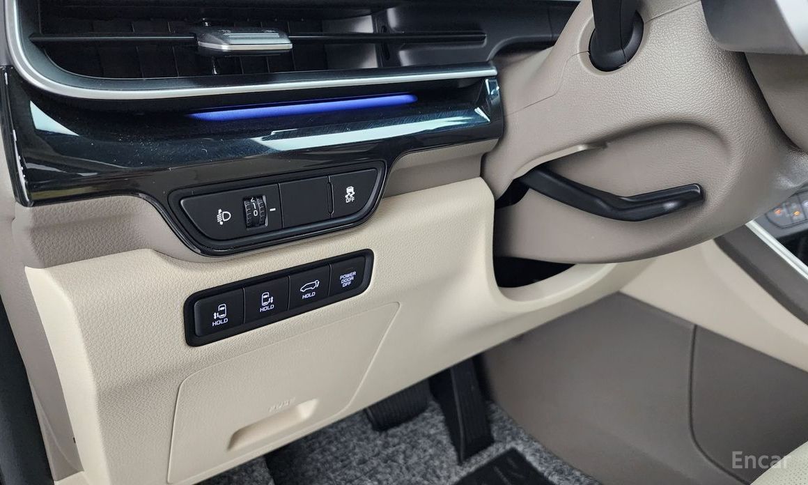 2025 Kia Carnival IV Рестайлинг Gasoline 9-Seater Signature с пробегом 8 602 км