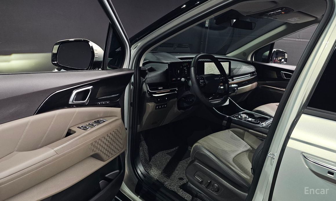 2025 Kia Carnival IV Рестайлинг Gasoline 9-Seater Signature с пробегом 8 622 км
