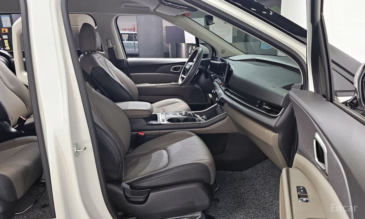 2025 Kia Carnival IV Рестайлинг Gasoline 9-Seater Prestige с пробегом 18 590 км