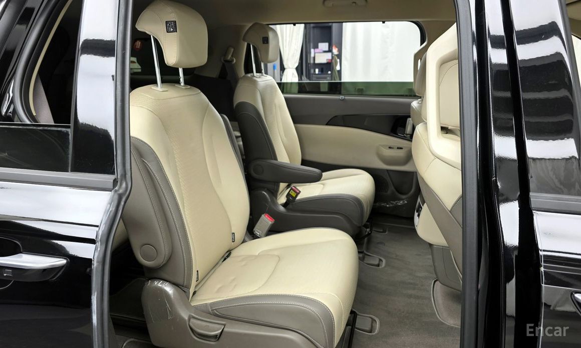 2024 Kia Carnival IV Рестайлинг Gasoline 9-Seater Signature с пробегом 16 362 км
