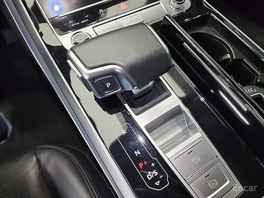 2021 Audi Q8 I (4M) 45 TDI Quattro Premium с пробегом 121 445 км