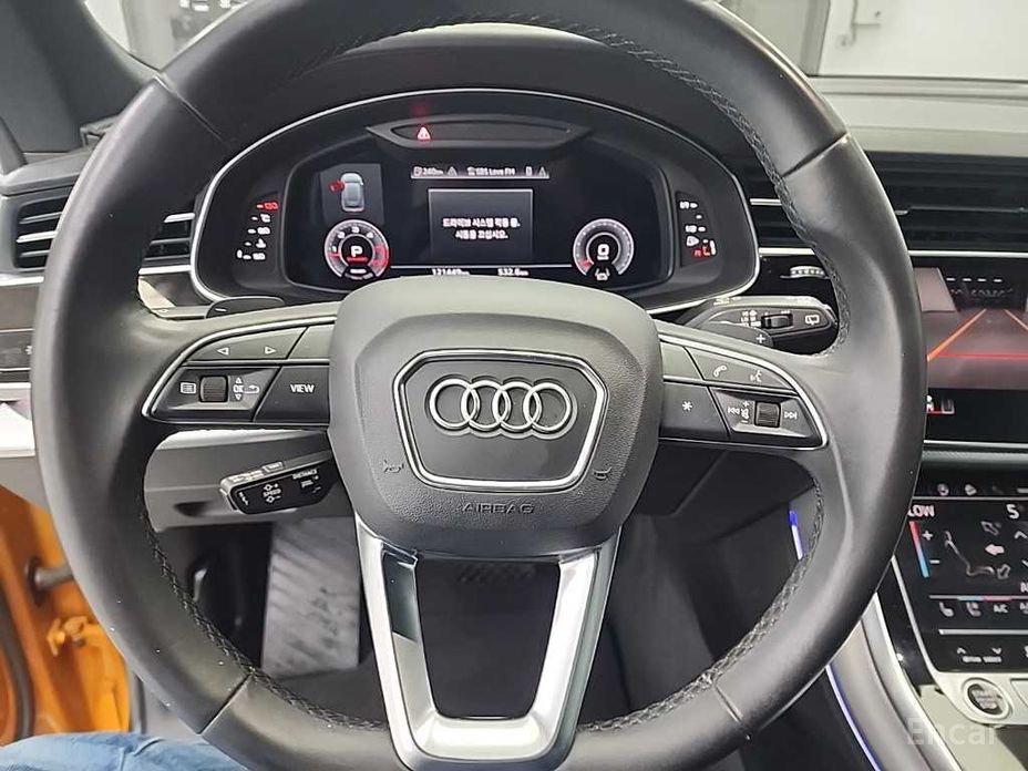 2021 Audi Q8 I (4M) 45 TDI Quattro Premium с пробегом 121 445 км