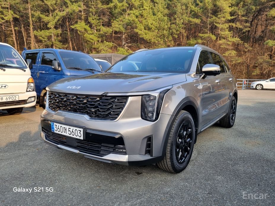 2024 Kia Sorento IV Рестайлинг HEV 1.6 2WD Signature с пробегом 9 335 км