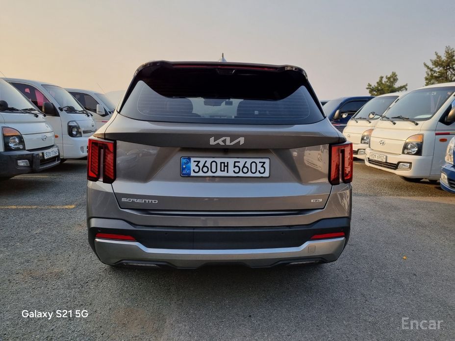 2024 Kia Sorento IV Рестайлинг HEV 1.6 2WD Signature с пробегом 9 335 км