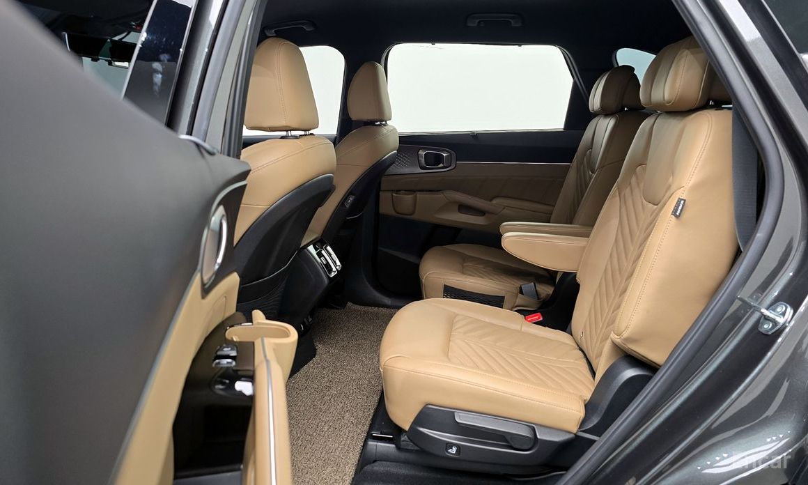 2024 Kia Sorento IV Рестайлинг HEV 1.6 2WD Signature с пробегом 16 360 км