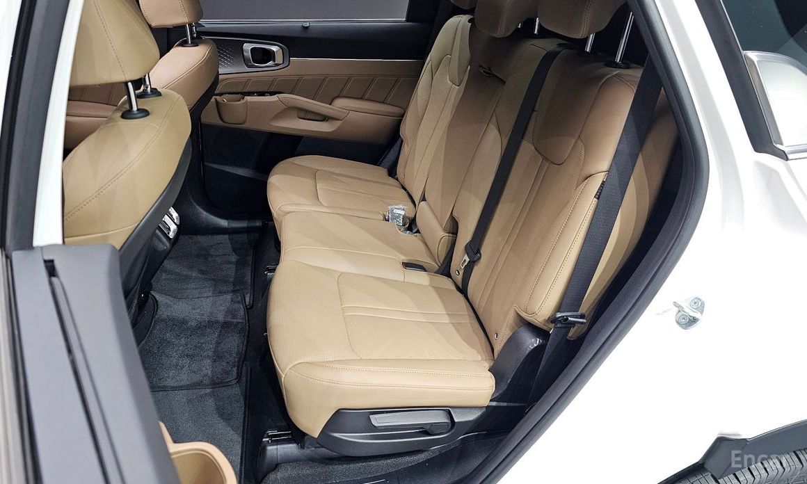 2024 Kia Sorento IV Рестайлинг HEV 1.6 2WD Signature с пробегом 25 613 км