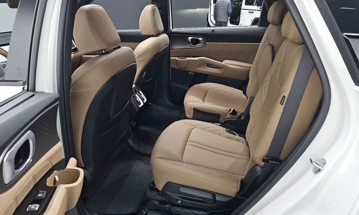 2024 Kia Sorento IV Рестайлинг HEV 1.6 2WD Gravity с пробегом 13 352 км
