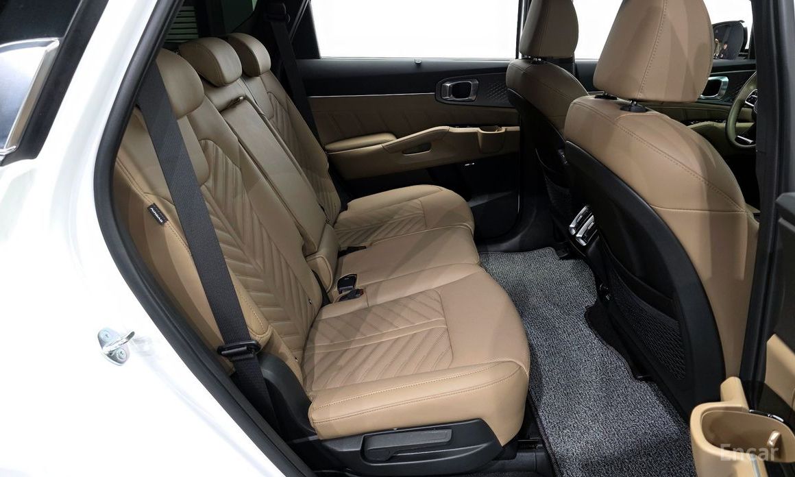 2023 Kia Sorento IV Рестайлинг HEV 1.6 2WD Signature с пробегом 14 126 км