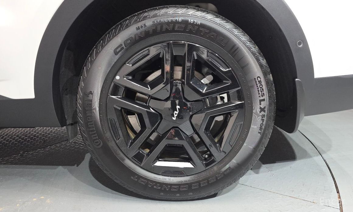 2024 Kia Sorento IV Рестайлинг HEV 1.6 2WD Gravity с пробегом 14 726 км
