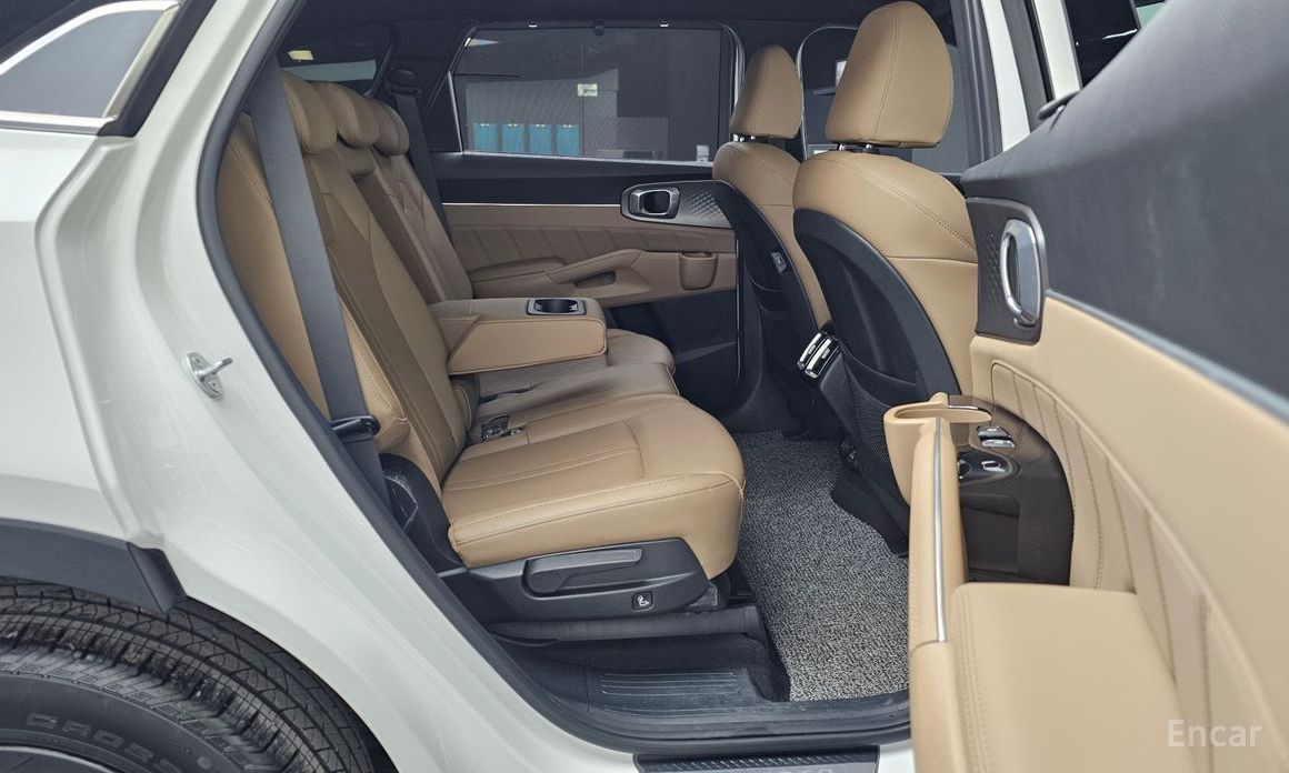 2024 Kia Sorento IV Рестайлинг HEV 1.6 2WD Signature с пробегом 12 506 км