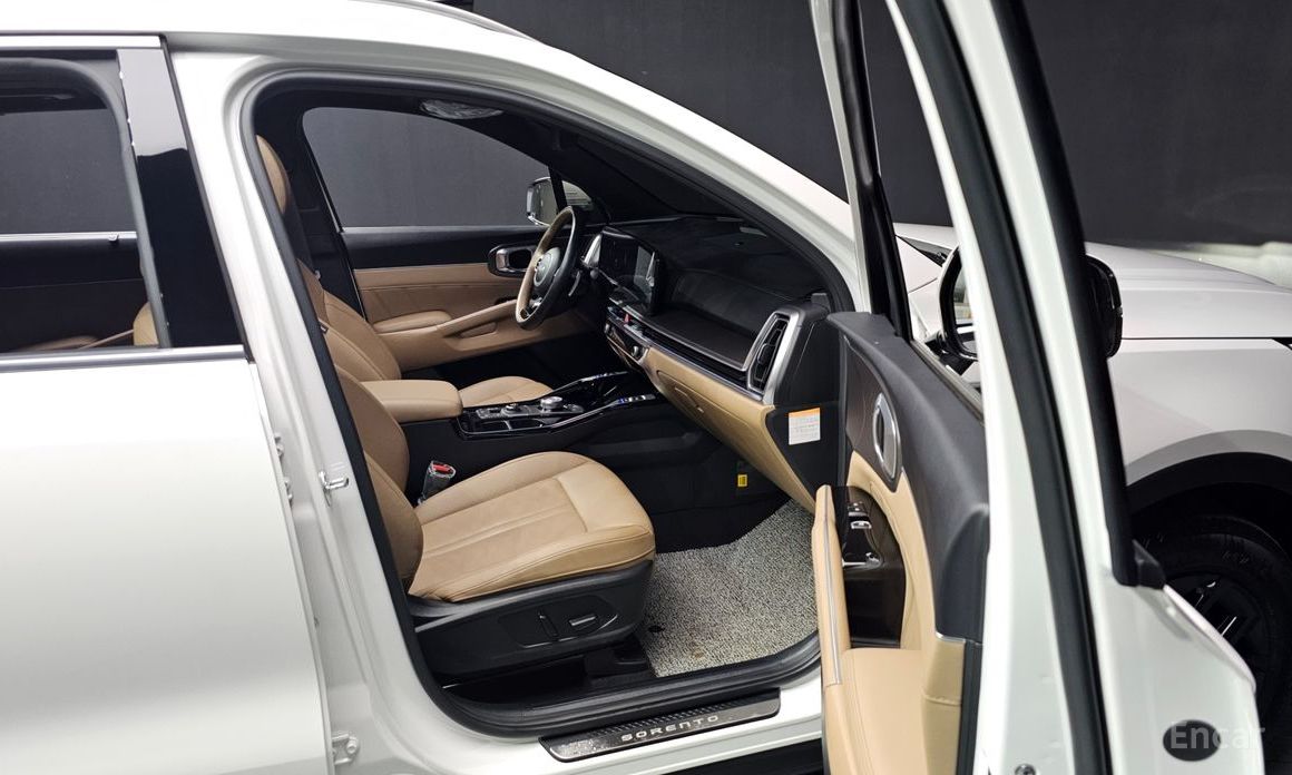 2024 Kia Sorento IV Рестайлинг HEV 1.6 2WD Signature с пробегом 15 718 км
