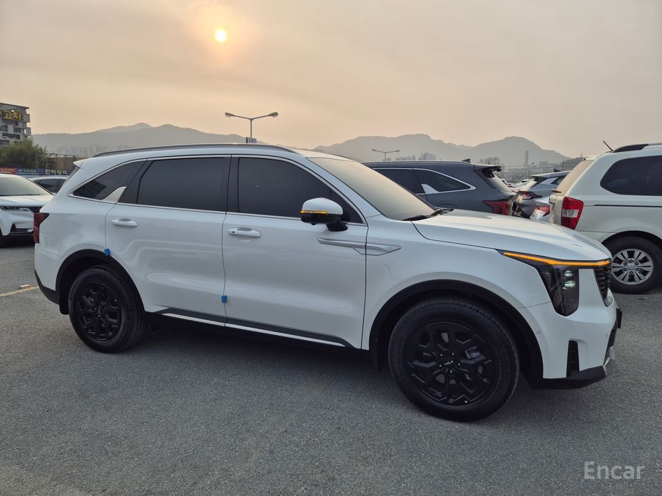 2024 Kia Sorento IV Рестайлинг HEV 1.6 2WD Noblesse с пробегом 9 108 км