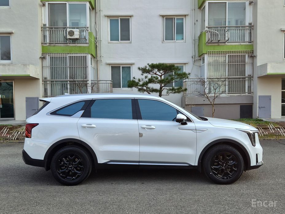 2024 Kia Sorento IV Рестайлинг HEV 1.6 2WD Signature с пробегом 24 515 км