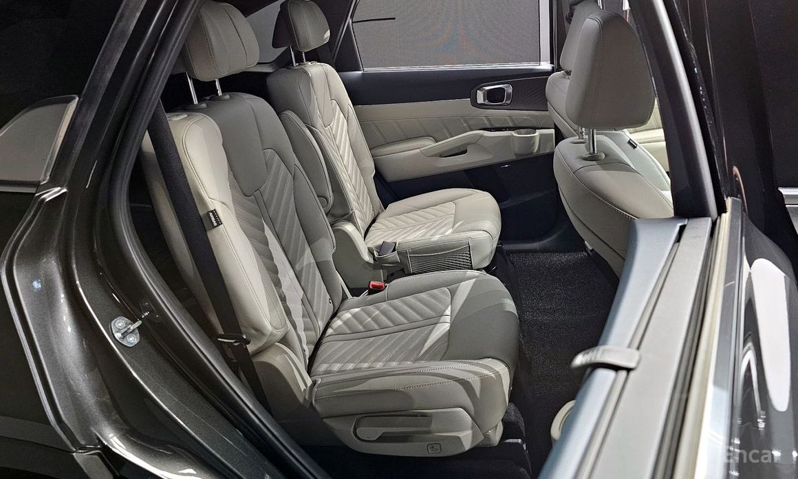 2023 Kia Sorento IV Рестайлинг HEV 1.6 2WD Signature с пробегом 27 254 км
