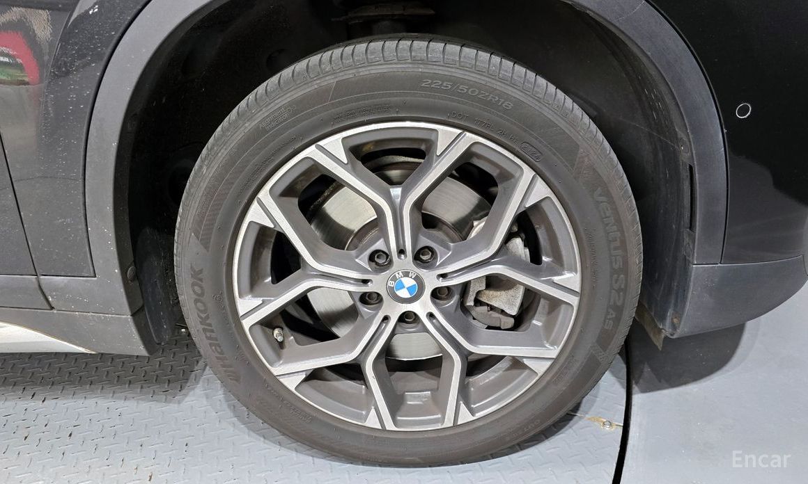 2021 BMW X1 II (F48) Рестайлинг xDrive 20i xLine с пробегом 68 077 км