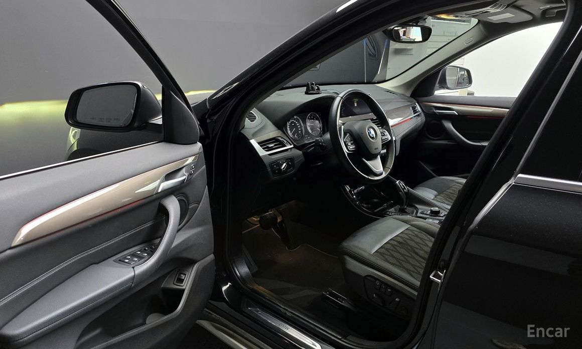 2021 BMW X1 II (F48) Рестайлинг xDrive 20i xLine с пробегом 68 077 км