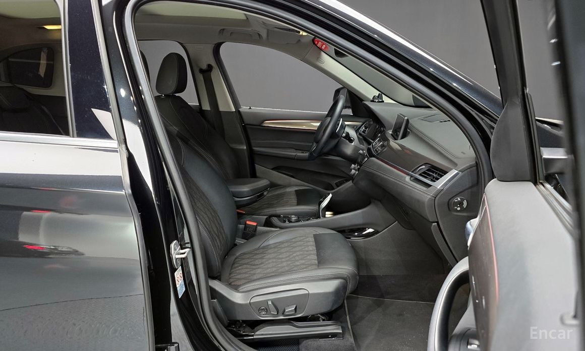 2021 BMW X1 II (F48) Рестайлинг xDrive 20i xLine с пробегом 68 077 км