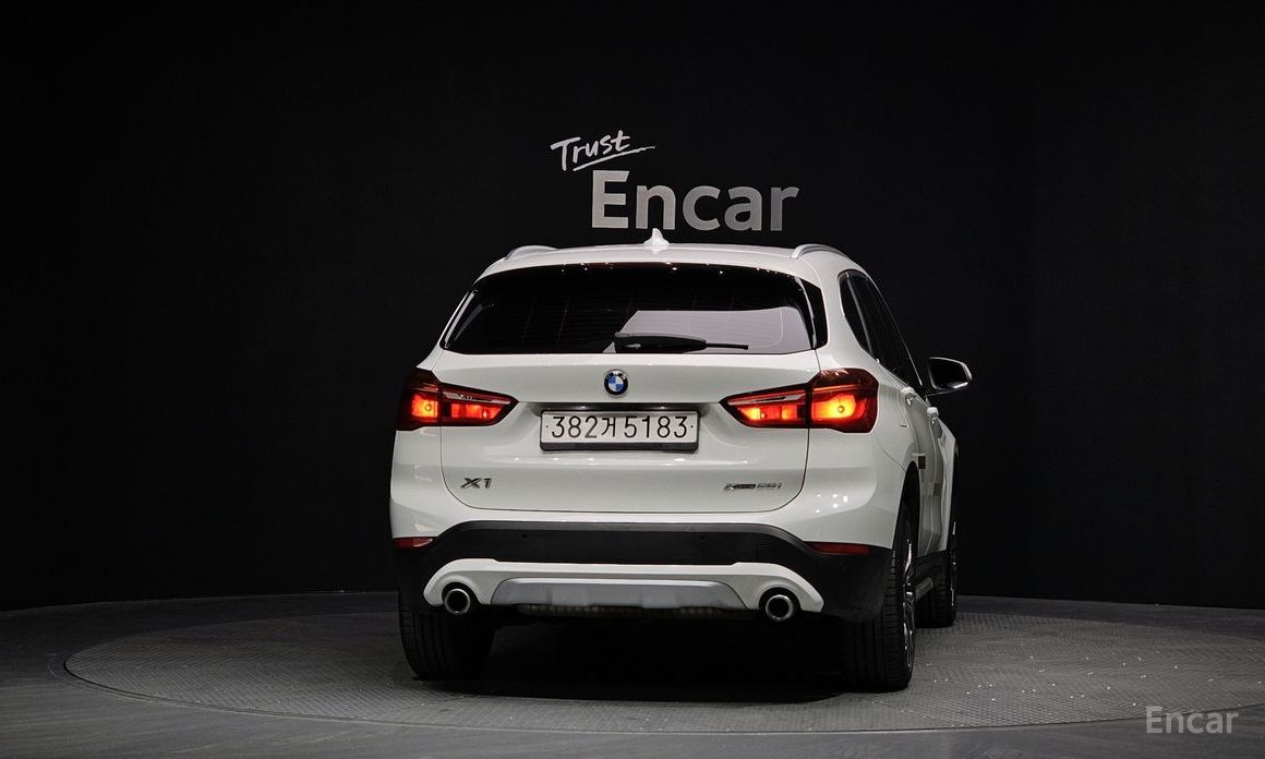 2022 BMW X1 II (F48) Рестайлинг xDrive 20i xLine с пробегом 82 151 км