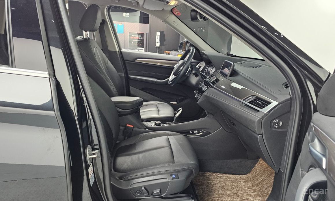 2020 BMW X1 II (F48) Рестайлинг xDrive 20i xLine с пробегом 72 825 км