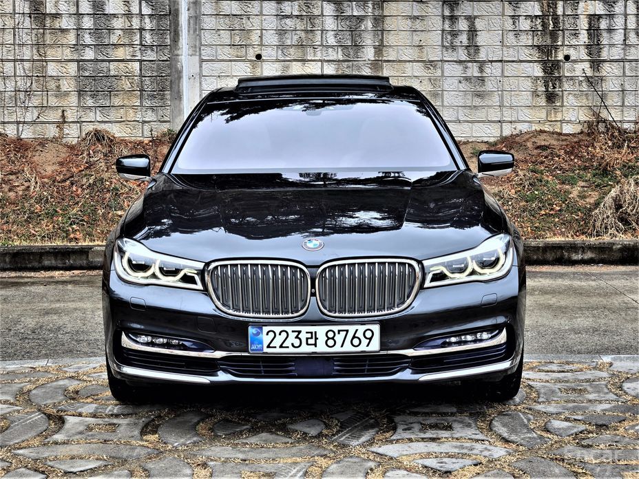 2016 BMW 7 серии VI (G11/G12) Рестайлинг 750Li xDrive Premium с пробегом 123 900 км