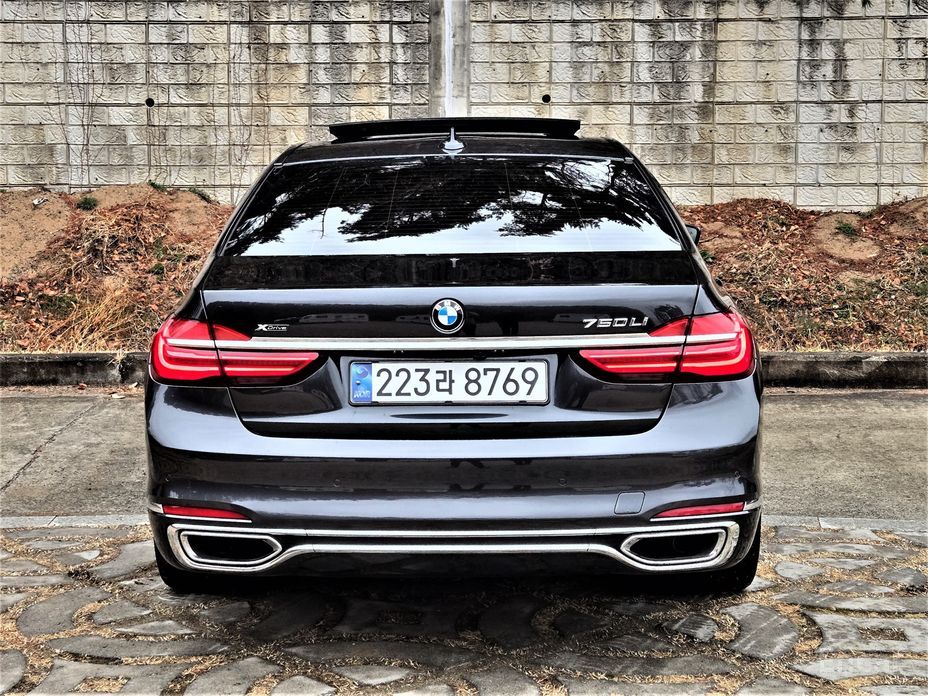 2016 BMW 7 серии VI (G11/G12) Рестайлинг 750Li xDrive Premium с пробегом 123 900 км