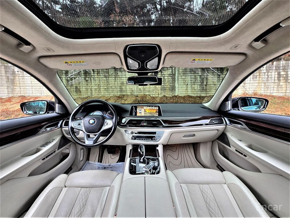 2016 BMW 7 серии VI (G11/G12) Рестайлинг 750Li xDrive Premium с пробегом 123 900 км