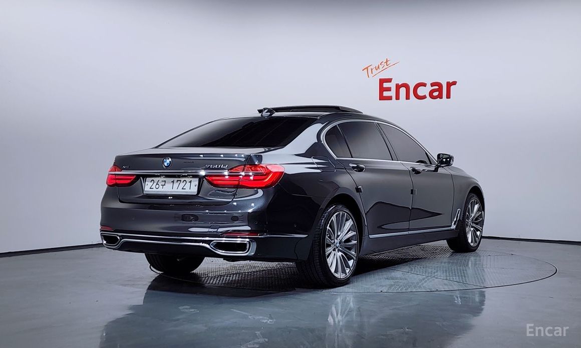 2016 BMW 7 серии VI (G11/G12) Рестайлинг 750Li xDrive с пробегом 106 410 км