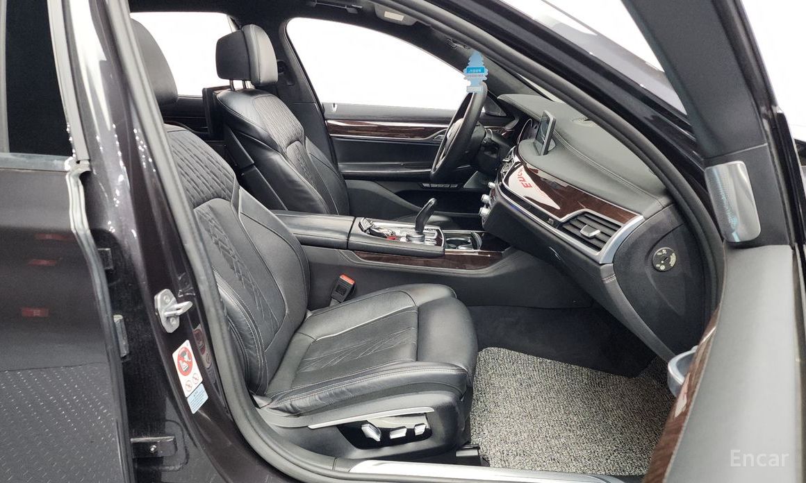 2016 BMW 7 серии VI (G11/G12) Рестайлинг 750Li xDrive Premium с пробегом 133 749 км