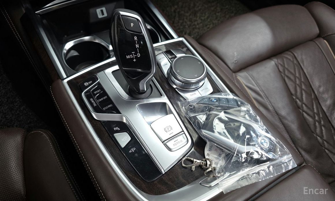 2016 BMW 7 серии VI (G11/G12) Рестайлинг 740Li xDrive с пробегом 145 384 км