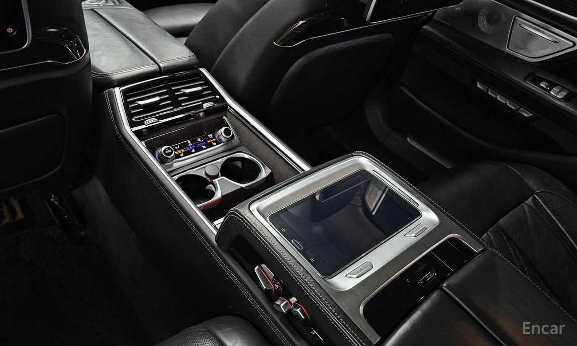2015 BMW 7 серии VI (G11/G12) Рестайлинг 750Li xDrive Prestige с пробегом 109 234 км