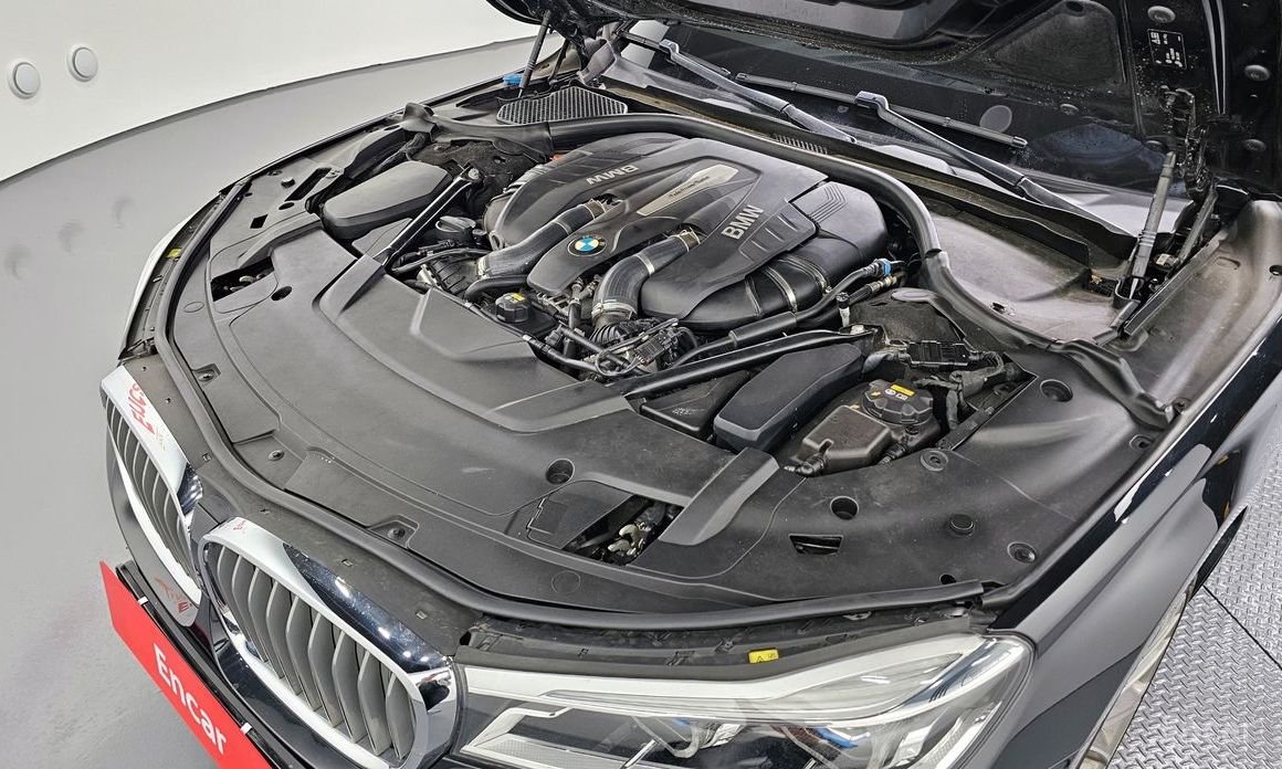 2016 BMW 7 серии VI (G11/G12) Рестайлинг 750Li xDrive Prestige с пробегом 108 576 км
